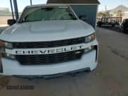 ✅ 2020 Chevrolet Silverado 1500 Custom • VIN: 1GCRWBEF3LZ159335 • Lot: 67791125. Wystawiony na Copart z przebiegiem 97 665 mil. Bezpłatny archiwum sprzedaży aukcyjnych z USA i szczegółowy raport historii pojazdu na DreamBid. Zdjęcie 14.