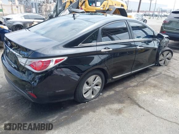 ✅ 2014 Hyundai Sonata Limited • VIN: KMHEC4A43EA114917 • Lot: 42422067. Wystawiony na IAAI z przebiegiem 99 423 mil. Bezpłatny archiwum sprzedaży aukcyjnych z USA i szczegółowy raport historii pojazdu na DreamBid. Zdjęcie 4.