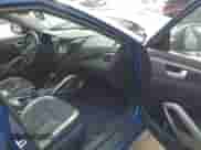 2015 Hyundai Veloster Turbo R-Spec z VIN KMHTC6AE1FU241628, wystawiony jako IAAI lot #42013008 z przebiegiem 110 357 mil mil oraz . Historia ofert i sprzedaży dostępna na DreamBid. Obrazek 5.