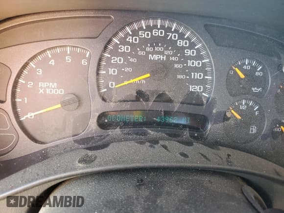 ✅ 2005 GMC Sierra 1500 Work Truck • VIN: 1GTEC19X35Z243940 • Лот: 86164165. Опубликован ранее на Copart с пробегом 43 962 миль. Бесплатный доступ к архиву аукционных продаж из США и подробный отчёт об истории автомобиля на DreamBid. Изображение 9.