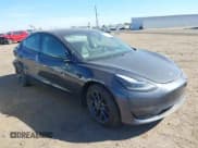✅ 2021 Tesla Model 3 Standard Range Plus • VIN: 5YJ3E1EAXMF048666 • Lot: 42155267. Wystawiony na IAAI z przebiegiem Nie podano. Bezpłatny archiwum sprzedaży aukcyjnych z USA i szczegółowy raport historii pojazdu na DreamBid. Zdjęcie 1.