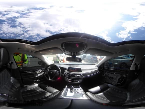 ✅ 2022 BMW 7 Series 750i xDrive • VIN: WBA7U2C00NCK89037 • Lot: 43061960. Wystawiony na IAAI z przebiegiem 30 841 mil. Bezpłatny archiwum sprzedaży aukcyjnych z USA i szczegółowy raport historii pojazdu na DreamBid. Zdjęcie 24.