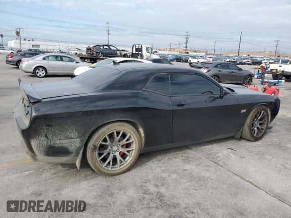 2016 Dodge Challenger SRT 392 с VIN 2C3CDZDJXGH331929, выставлен на аукционе Copart как лот 81610275 с пробегом 64 882 миль миль и Списание • Salvage title. История ставок и продаж доступна на DreamBid. Изображение 3.