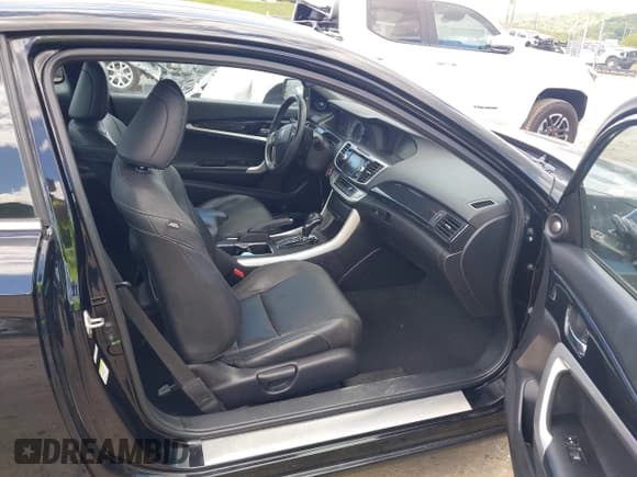 ✅ 2014 Honda Accord EX-L • VIN: 1HGCT1B8XEA011250 • Lot: 43092438. Listed on IAAI with 166,420 mi. Free auction sales archive from the USA and detailed vehicle history report at DreamBid. Image 5.