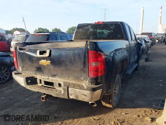 ✅ 2009 Chevrolet Silverado 2500HD LT • VIN: 1GCHK59K99E155855 • Lot: 42561877. Wystawiony na IAAI z przebiegiem 70 153 mil. Bezpłatny archiwum sprzedaży aukcyjnych z USA i szczegółowy raport historii pojazdu na DreamBid. Zdjęcie 4.