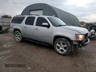 ✅ 2013 Chevrolet Suburban LTZ • VIN: 1GNSKKE71DR366322 • Lot: 79126934. Wystawiony na Copart z przebiegiem 159 570 mil. Bezpłatny archiwum sprzedaży aukcyjnych z USA i szczegółowy raport historii pojazdu na DreamBid. Zdjęcie 4.