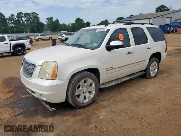 ✅ 2011 GMC Yukon SLT • VIN: 1GKS1CE08BR132961 • Lot: 63330495. Listed on Copart with 243,172 mi. Free auction sales archive from the USA and detailed vehicle history report at DreamBid. Image 1.