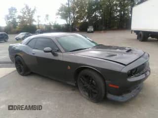 2020 Dodge Challenger R/T Scat Pack z VIN 2C3CDZFJ5LH230577, wystawiony jako IAAI lot #43275200 z przebiegiem 52 565 mil mil oraz . Historia ofert i sprzedaży dostępna na DreamBid. Obrazek 1.