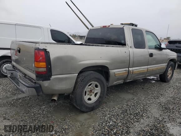 ✅ 2001 Chevrolet Silverado 1500 • VIN: 1GCEC19T41Z183786 • Лот: 48969815. Опубликован ранее на Copart с пробегом 516 482 миль. Бесплатный доступ к архиву аукционных продаж из США и подробный отчёт об истории автомобиля на DreamBid. Изображение 3.