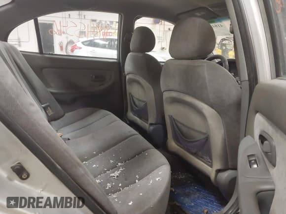 ✅ 2004 Hyundai Elantra GLS • VIN: KMHDN46D54U913626 • Lot: 41845546. Wystawiony na IAAI z przebiegiem 187 267 mil. Bezpłatny archiwum sprzedaży aukcyjnych z USA i szczegółowy raport historii pojazdu na DreamBid. Zdjęcie 8.