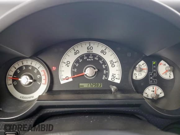 ✅ 2014 Toyota FJ Cruiser • VIN: JTEBU4BF3EK198280 • Лот: 63714585. Опубликован ранее на Copart с пробегом 172 983 миль. Бесплатный доступ к архиву аукционных продаж из США и подробный отчёт об истории автомобиля на DreamBid. Изображение 9.