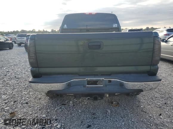 ✅ 2002 Chevrolet Silverado 2500HD LS • VIN: 1GCHC29U12E296292 • Lot: 86522635. Wystawiony na Copart z przebiegiem 274 863 mil. Bezpłatny archiwum sprzedaży aukcyjnych z USA i szczegółowy raport historii pojazdu na DreamBid. Zdjęcie 6.