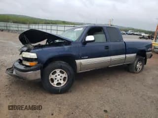 ✅ 2000 Chevrolet Silverado 1500 LS • VIN: 2GCEK19VXY1236322 • Lot: 51577915. Wystawiony na Copart z przebiegiem 243 287 mil. Bezpłatny archiwum sprzedaży aukcyjnych z USA i szczegółowy raport historii pojazdu na DreamBid. Zdjęcie 1.