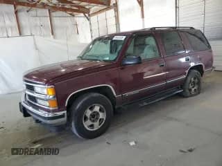 1999 Chevrolet Tahoe Z71 с VIN 1GNEK13RXXJ565075, выставлен на аукционе Copart как лот 89463505 с пробегом 302 942 миль миль и Списание • Salvage title. История ставок и продаж доступна на DreamBid. Изображение 1.