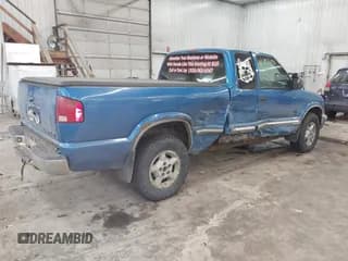 ✅ 2000 Chevrolet S-10 LS • VIN: 1GCDT19W2YK202876 • Лот: 41447081. Опубликован ранее на IAAI с пробегом 222 016 миль. Бесплатный доступ к архиву аукционных продаж из США и подробный отчёт об истории автомобиля на DreamBid. Изображение 4.