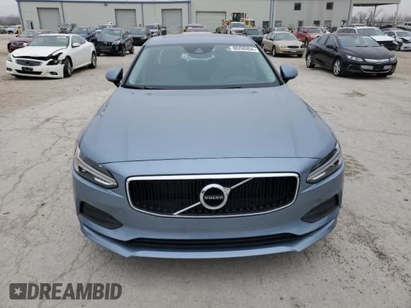 ✅ 2019 Volvo S90 Momentum • VIN: LVY102AK1KP083540 • Lot: 86260494. Wystawiony na Copart z przebiegiem 64 442 mil. Bezpłatny archiwum sprzedaży aukcyjnych z USA i szczegółowy raport historii pojazdu na DreamBid. Zdjęcie 5.