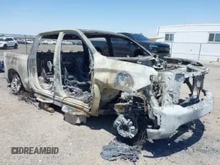 ✅ 2020 Chevrolet Silverado 1500 RST • VIN: 1GCUYEED4LZ257536 • Lot: 42428290. Wystawiony na IAAI z przebiegiem Nie podano. Bezpłatny archiwum sprzedaży aukcyjnych z USA i szczegółowy raport historii pojazdu na DreamBid. Zdjęcie 1.