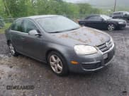 ✅ 2009 Volkswagen Jetta SE • VIN: 3VWRZ71K49M170455 • Lot: 42270680. Listed on IAAI with 145,955 mi. Free auction sales archive from the USA and detailed vehicle history report at DreamBid. Image 1.