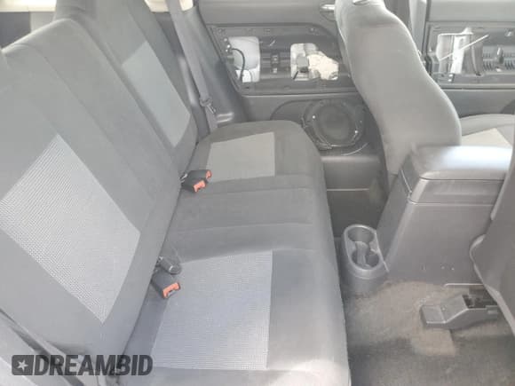 ✅ 2017 Jeep Patriot Latitude • VIN: 1C4NJPFB7HD183373 • Лот: 69658435. Опубликован ранее на Copart с пробегом 121 946 миль. Бесплатный доступ к архиву аукционных продаж из США и подробный отчёт об истории автомобиля на DreamBid. Изображение 11.