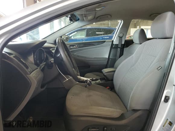 ✅ 2013 Hyundai Sonata GLS • VIN: 5NPEB4AC2DH727262 • Lot: 57172585. Wystawiony na Copart z przebiegiem 200 473 mil. Bezpłatny archiwum sprzedaży aukcyjnych z USA i szczegółowy raport historii pojazdu na DreamBid. Zdjęcie 7.