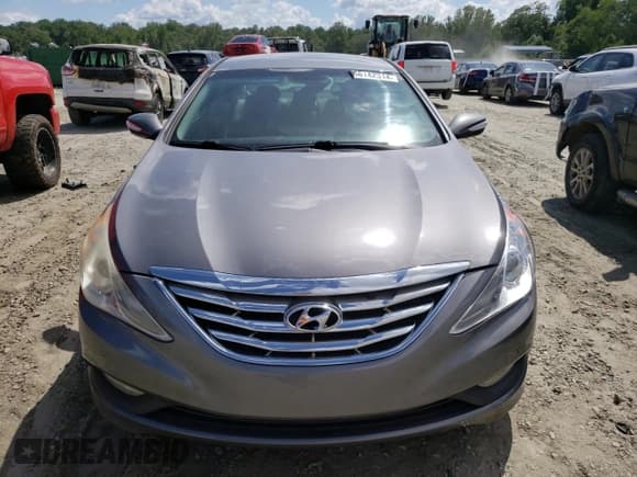 ✅ 2014 Hyundai Sonata SE • VIN: 5NPEC4AB0EH822554 • Lot: 66142314. Listed on Copart with 133,072 mi. Free auction sales archive from the USA and detailed vehicle history report at DreamBid. Image 5.