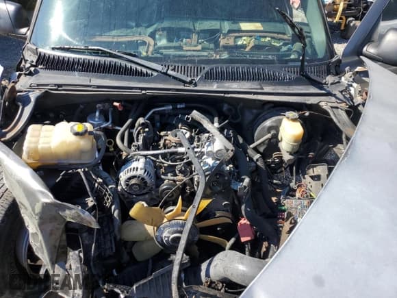 ✅ 2000 Chevrolet Silverado 1500 • VIN: 2GCEC19W4Y1391275 • Лот: 92792825. Опубликован ранее на Copart с пробегом 110 262 миль. Бесплатный доступ к архиву аукционных продаж из США и подробный отчёт об истории автомобиля на DreamBid. Изображение 11.