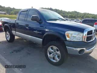 2007 Dodge 1500 SLT с VIN 1D7HU18P97J628261, выставлен на аукционе IAAI как лот 43350795 с пробегом 102 109 миль миль и . История ставок и продаж доступна на DreamBid. Изображение 1.