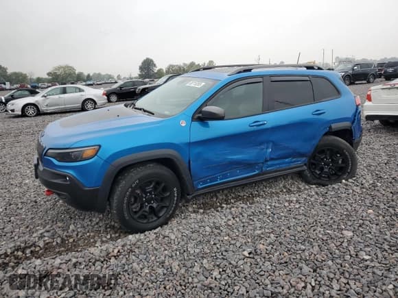✅ 2021 Jeep Cherokee Trailhawk • VIN: 1C4PJMBX8MD158050 • Lot: 80715265. Wystawiony na Copart z przebiegiem 51 088 mil. Bezpłatny archiwum sprzedaży aukcyjnych z USA i szczegółowy raport historii pojazdu na DreamBid. Zdjęcie 1.