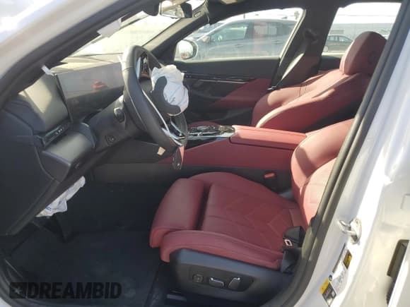 ✅ 2024 BMW i5 eDrive40 • VIN: WBY33FK09RCR63560 • Лот: 85152054. Опубликован ранее на Copart с пробегом 2 973 миль. Бесплатный доступ к архиву аукционных продаж из США и подробный отчёт об истории автомобиля на DreamBid. Изображение 7.