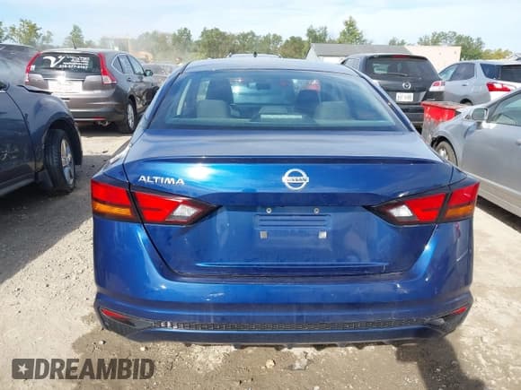 ✅ 2022 Nissan Altima S • VIN: 1N4BL4BV2NN398229 • Lot: 43190845. Listed on IAAI with 131,945 mi. Free auction sales archive from the USA and detailed vehicle history report at DreamBid. Image 17.