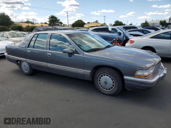 ✅ 1992 Buick Roadmaster Ltd • VIN: 1G4BT5372NR418449 • Lot: 57036305. Wystawiony na Copart z przebiegiem 95 267 mil. Bezpłatny archiwum sprzedaży aukcyjnych z USA i szczegółowy raport historii pojazdu na DreamBid. Zdjęcie 4.