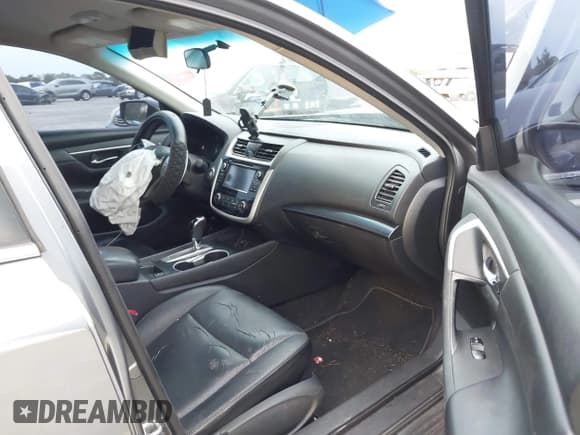 ✅ 2018 Nissan Altima SL • VIN: 1N4AL3AP5JC182311 • Lot: 43628576. Listed on IAAI with 117,950 mi. Free auction sales archive from the USA and detailed vehicle history report at DreamBid. Image 5.