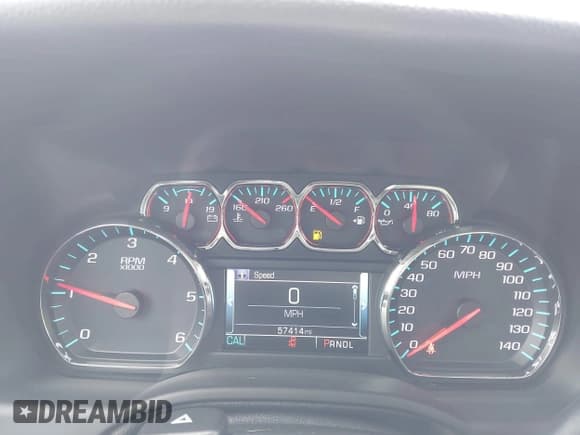 ✅ 2020 Chevrolet Tahoe LT • VIN: 1GNSCBKC0LR290170 • Lot: 42129712. Wystawiony na IAAI z przebiegiem 57 414 mil. Bezpłatny archiwum sprzedaży aukcyjnych z USA i szczegółowy raport historii pojazdu na DreamBid. Zdjęcie 7.