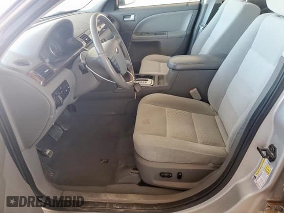 ✅ 2007 Ford Five Hundred SEL • VIN: 1FAHP24127G106731 • Lot: 89866465. Wystawiony na Copart z przebiegiem 83 865 mil. Bezpłatny archiwum sprzedaży aukcyjnych z USA i szczegółowy raport historii pojazdu na DreamBid. Zdjęcie 7.