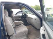 ✅ 1999 Chevrolet Silverado 1500 • VIN: 1GCEK19V3XE213381 • Лот: 42448020. Опубликован ранее на IAAI с пробегом 294 262 миль. Бесплатный доступ к архиву аукционных продаж из США и подробный отчёт об истории автомобиля на DreamBid. Изображение 5.