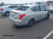 ✅ 2013 Nissan Versa SV • VIN: 3N1CN7AP8DL860937 • Lot: 43698617. Wystawiony na IAAI z przebiegiem 141 311 mil. Bezpłatny archiwum sprzedaży aukcyjnych z USA i szczegółowy raport historii pojazdu na DreamBid. Zdjęcie 4.