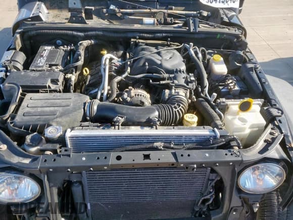 ✅ 2018 Jeep Wrangler Unlimited Freedom • VIN: 1C4BJWDG5JL896067 • Lot: 90419545. Wystawiony na Copart z przebiegiem 60 941 mil. Bezpłatny archiwum sprzedaży aukcyjnych z USA i szczegółowy raport historii pojazdu na DreamBid. Zdjęcie 11.