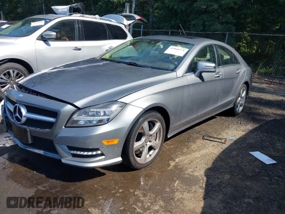 ✅ 2013 Mercedes-Benz CLS 550 • VIN: WDDLJ9BB9DA084905 • Лот: 42860271. Опубликован ранее на IAAI с пробегом 112 720 миль. Бесплатный доступ к архиву аукционных продаж из США и подробный отчёт об истории автомобиля на DreamBid. Изображение 2.