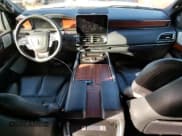 ✅ 2021 Lincoln Navigator Reserve • VIN: 5LMJJ3LT6MEL00670 • Lot: 37764053. Wystawiony na Copart z przebiegiem 18 324 mil. Bezpłatny archiwum sprzedaży aukcyjnych z USA i szczegółowy raport historii pojazdu na DreamBid. Zdjęcie 8.