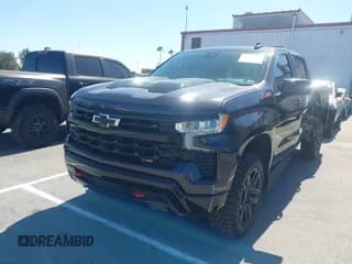 ✅ 2022 Chevrolet Silverado 1500 LT Trail Boss • VIN: 3GCUDFED4NG584362 • Lot: 42709596. Wystawiony na IAAI z przebiegiem 57 733 mil. Bezpłatny archiwum sprzedaży aukcyjnych z USA i szczegółowy raport historii pojazdu na DreamBid. Zdjęcie 2.