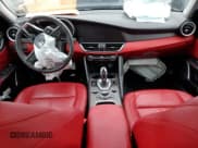✅ 2021 Alfa Romeo Giulia Ti • VIN: ZARFANBN2M7649430 • Lot: 71508952. Wystawiony na Copart z przebiegiem Nie podano. Bezpłatny archiwum sprzedaży aukcyjnych z USA i szczegółowy raport historii pojazdu na DreamBid. Zdjęcie 8.