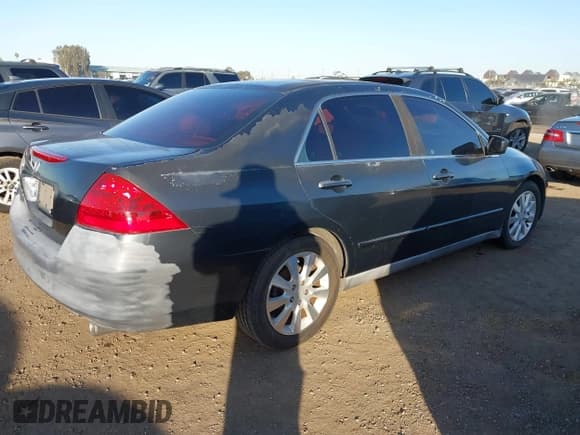 ✅ 2006 Honda Accord LX • VIN: 1HGCM66346A018897 • Lot: 43827591. Wystawiony na IAAI z przebiegiem 214 483 mil. Bezpłatny archiwum sprzedaży aukcyjnych z USA i szczegółowy raport historii pojazdu na DreamBid. Zdjęcie 4.