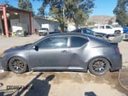 ✅ 2016 Scion tC • VIN: JTKJF5C77GJ019649 • Лот: 43781975. Опубликован ранее на IAAI с пробегом 117 412 миль. Бесплатный доступ к архиву аукционных продаж из США и подробный отчёт об истории автомобиля на DreamBid. Изображение 15.