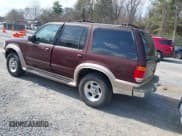 ✅ 2000 Ford Explorer Eddie Bauer • VIN: 1FMZU74E3YZA86045 • Lot: 41888885. Wystawiony na IAAI z przebiegiem 137 725 mil. Bezpłatny archiwum sprzedaży aukcyjnych z USA i szczegółowy raport historii pojazdu na DreamBid. Zdjęcie 3.