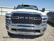 ✅ 2022 Ram 2500 Big Horn • VIN: 3C6UR5JL0NG271552 • Lot: 61086084. Wystawiony na Copart z przebiegiem Nie podano. Bezpłatny archiwum sprzedaży aukcyjnych z USA i szczegółowy raport historii pojazdu na DreamBid. Zdjęcie 5.