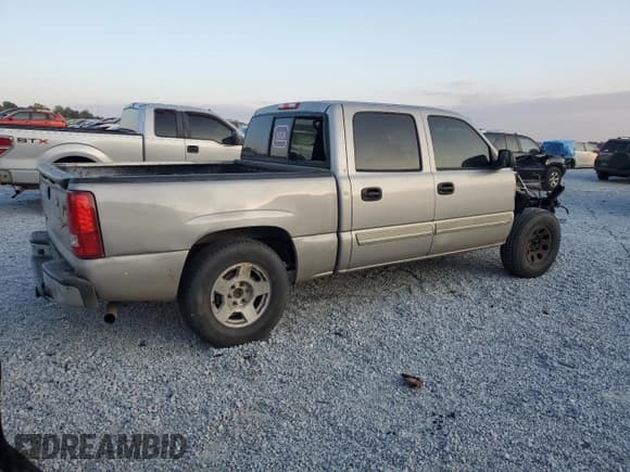 ✅ 2005 Chevrolet Silverado 1500 LS • VIN: 2GCEC13T251116577 • Лот: 77739404. Опубликован ранее на Copart с пробегом 214 491 миль. Бесплатный доступ к архиву аукционных продаж из США и подробный отчёт об истории автомобиля на DreamBid. Изображение 3.