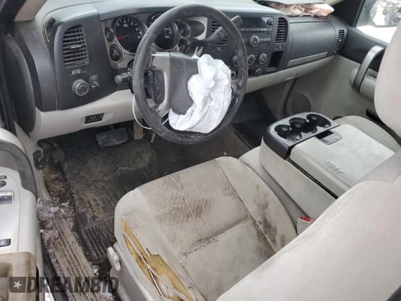 ✅ 2009 Chevrolet Silverado 2500HD LT • VIN: 1GCHK54K59E141281 • Лот: 88282065. Опубликован ранее на Copart с пробегом 276 295 миль. Бесплатный доступ к архиву аукционных продаж из США и подробный отчёт об истории автомобиля на DreamBid. Изображение 8.