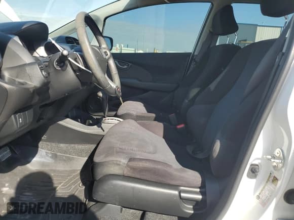 ✅ 2011 Honda Fit Sport • VIN: JHMGE8H51BC002452 • Lot: 91851795. Wystawiony na Copart z przebiegiem 117 427 mil. Bezpłatny archiwum sprzedaży aukcyjnych z USA i szczegółowy raport historii pojazdu na DreamBid. Zdjęcie 7.