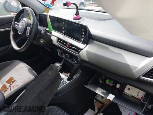 ✅ 2025 Kia Seltos LX • VIN: KNDEPCAA5S7716171 • Lot: 41972254. Listed on IAAI with 10,196 mi. Free auction sales archive from the USA and detailed vehicle history report at DreamBid. Image 5.