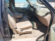 ✅ 1999 Ford F-150 XL • VIN: 1FTRX17L8XKB41339 • Lot: 42764677. Wystawiony na IAAI z przebiegiem Nie podano. Bezpłatny archiwum sprzedaży aukcyjnych z USA i szczegółowy raport historii pojazdu na DreamBid. Zdjęcie 5.